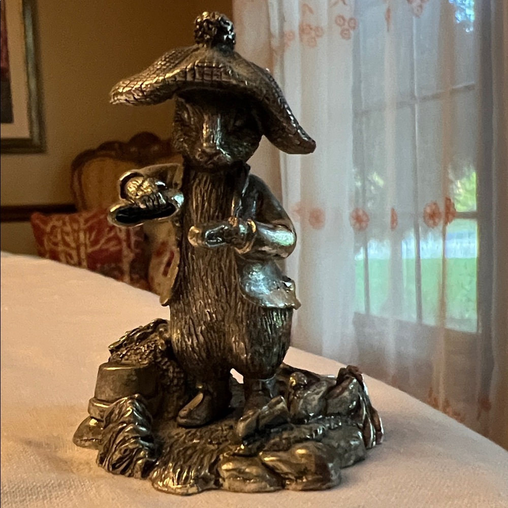 Godinger Silver Peter Rabbit Figurine. - Picture 7 of 9